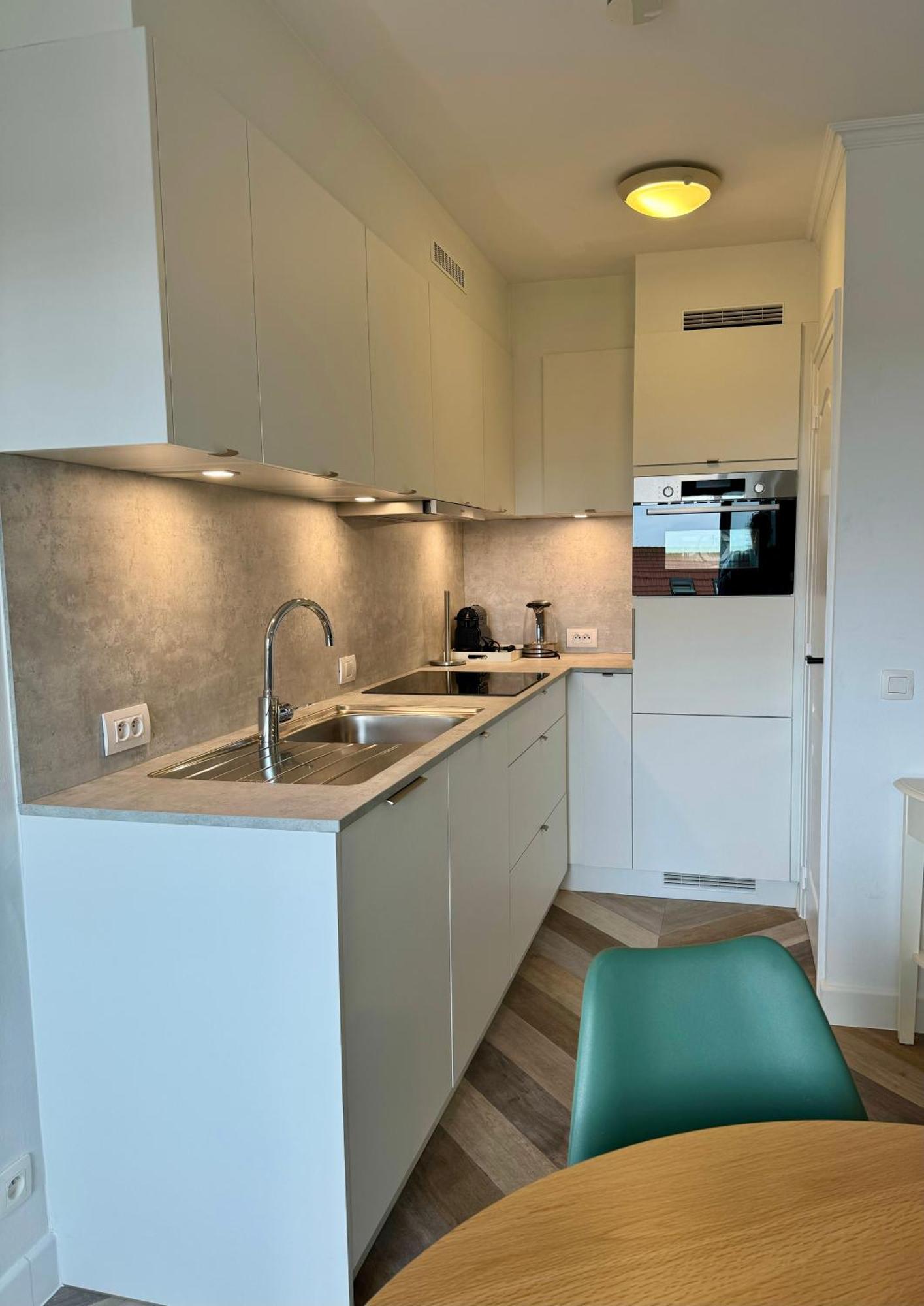 Cozy Panorama Flat By The Beach Кноке-Хайст Екстериор снимка